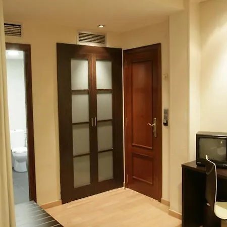 拉斯文塔斯酒店 3* 乌特沃